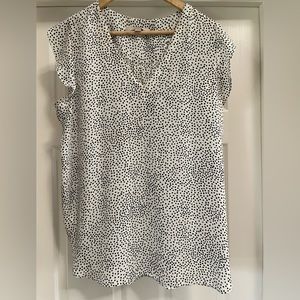 LOFT Black and white spitted blouse